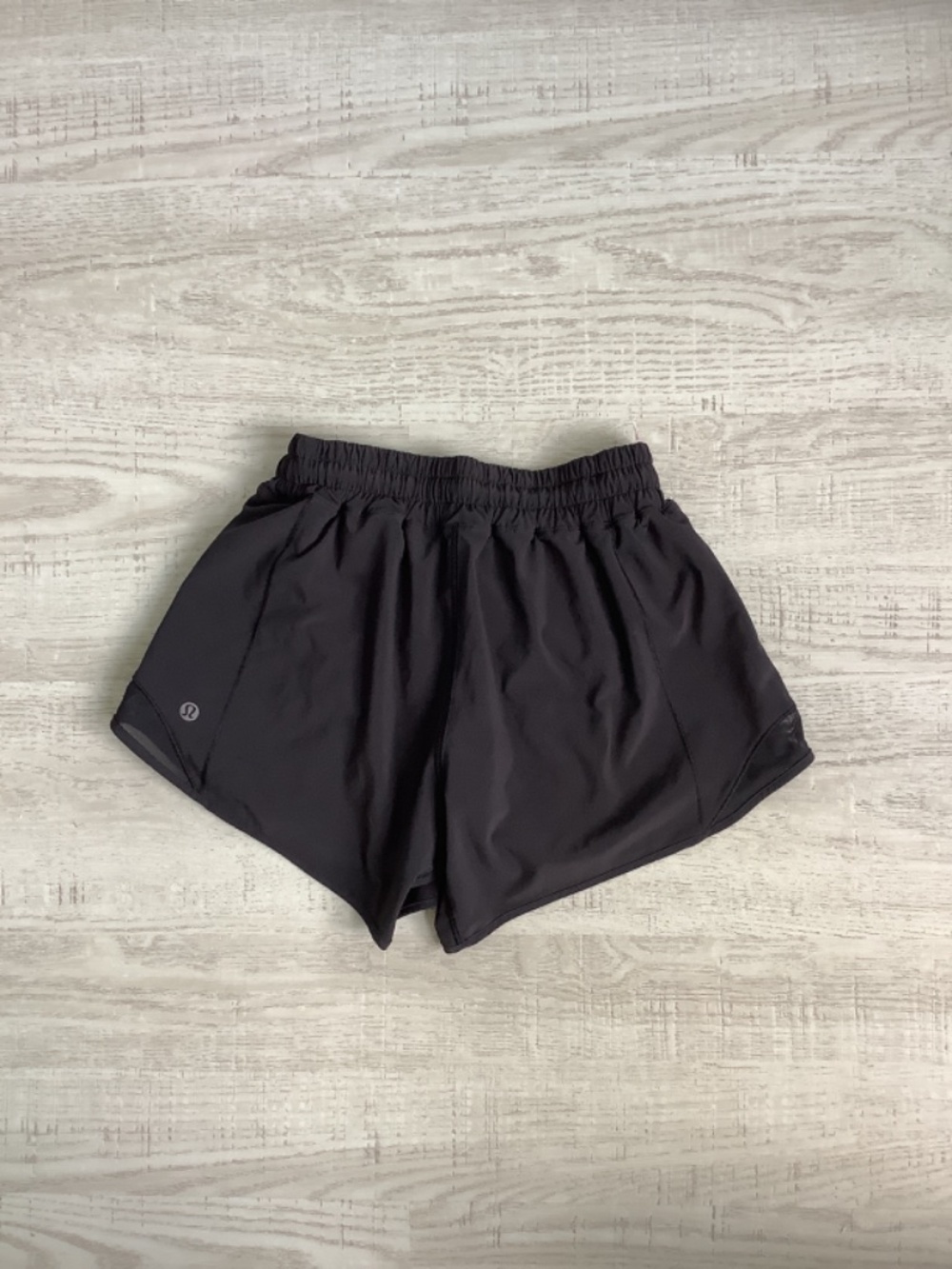 Lululemon Low Rise University of Texas Hotty Hot Shorts, 4 - Picture 2 of 6